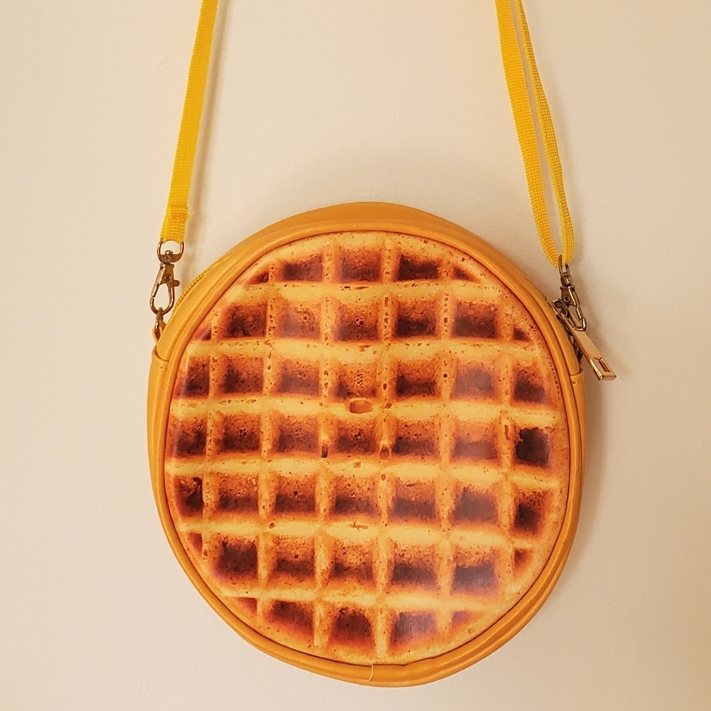 🌟HOST PICK🌟 🧇 Eggo Waffle Purse 🧇